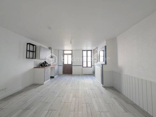 Immeuble à vendre 55 000 € 75 m² Château-Renard 45220