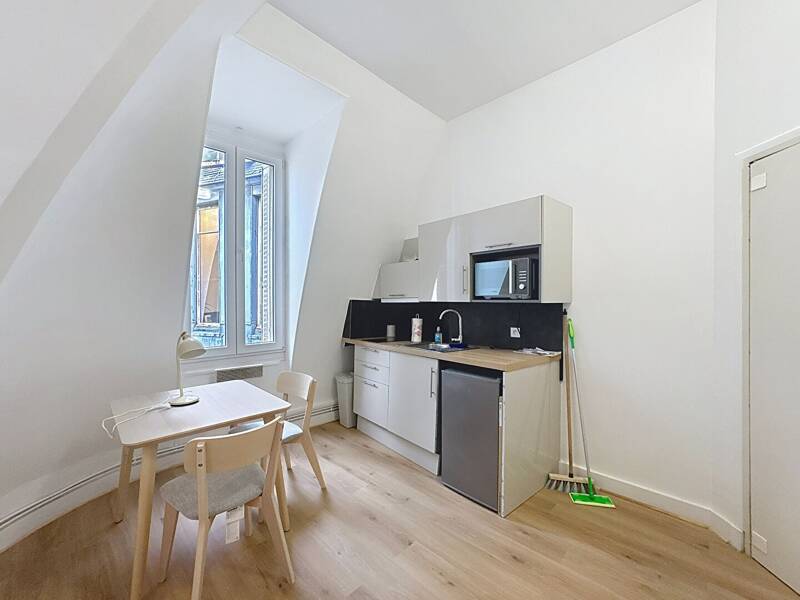 Maison à louer, 22m², PARIS 16E