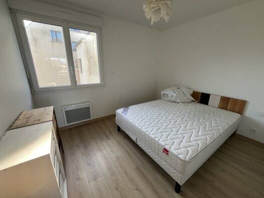 Appartement à louer 603 € 2 pièces 1 chambre 51,7 m² Étage 1/2 St Pol de Leon 29250