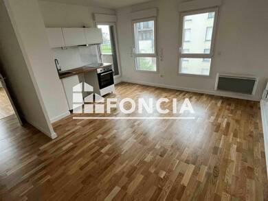 Appartement à louer 685 € 3 pièces 2 chambres 61,8 m² Étage 2/4 Nord Est Lens 62300