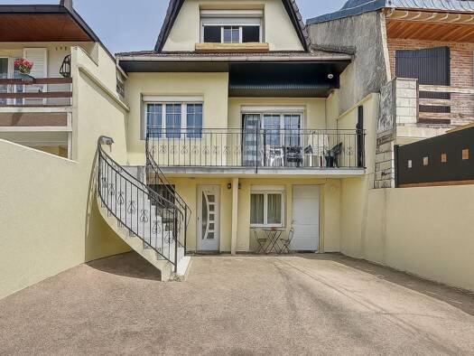 Appartement à vendre 163 000 € 2 pièces 1 chambre 61 m² Étage 1/1 Gare Villeneuve-le-Roi 94290