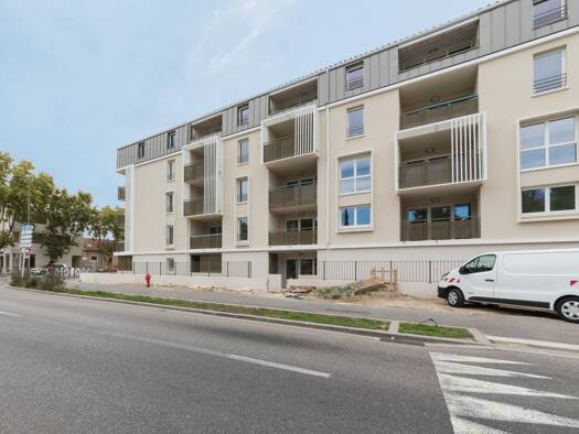 Appartement à louer 982 € 3 pièces 2 chambres 75 m² 3ème étage Molieres-Chantegrive Miramas 13140