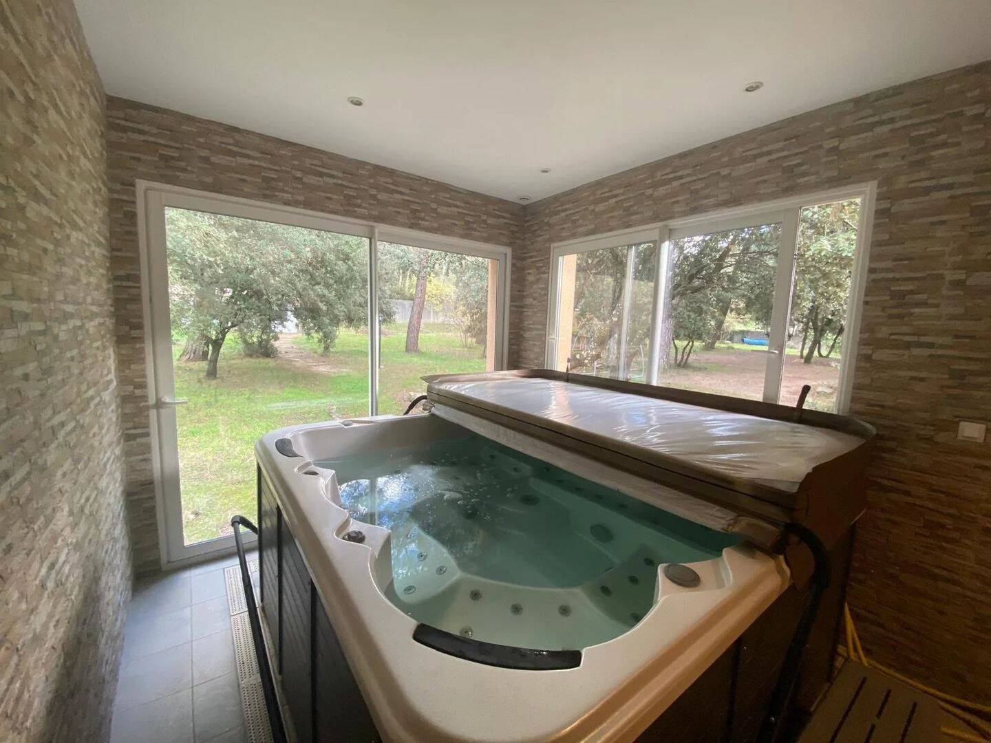 Maison à vendre, 228m², SAINT LAURENT DES ARBRES