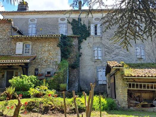 Maison à vendre 228 700 € 10 pièces 5 chambres 257 m² 599 m² de terrain Lescure 09420