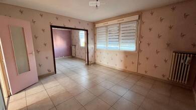 Appartement à vendre 69 000 € 4 pièces 2 chambres 64,5 m² Châlons-en-Champagne 51000