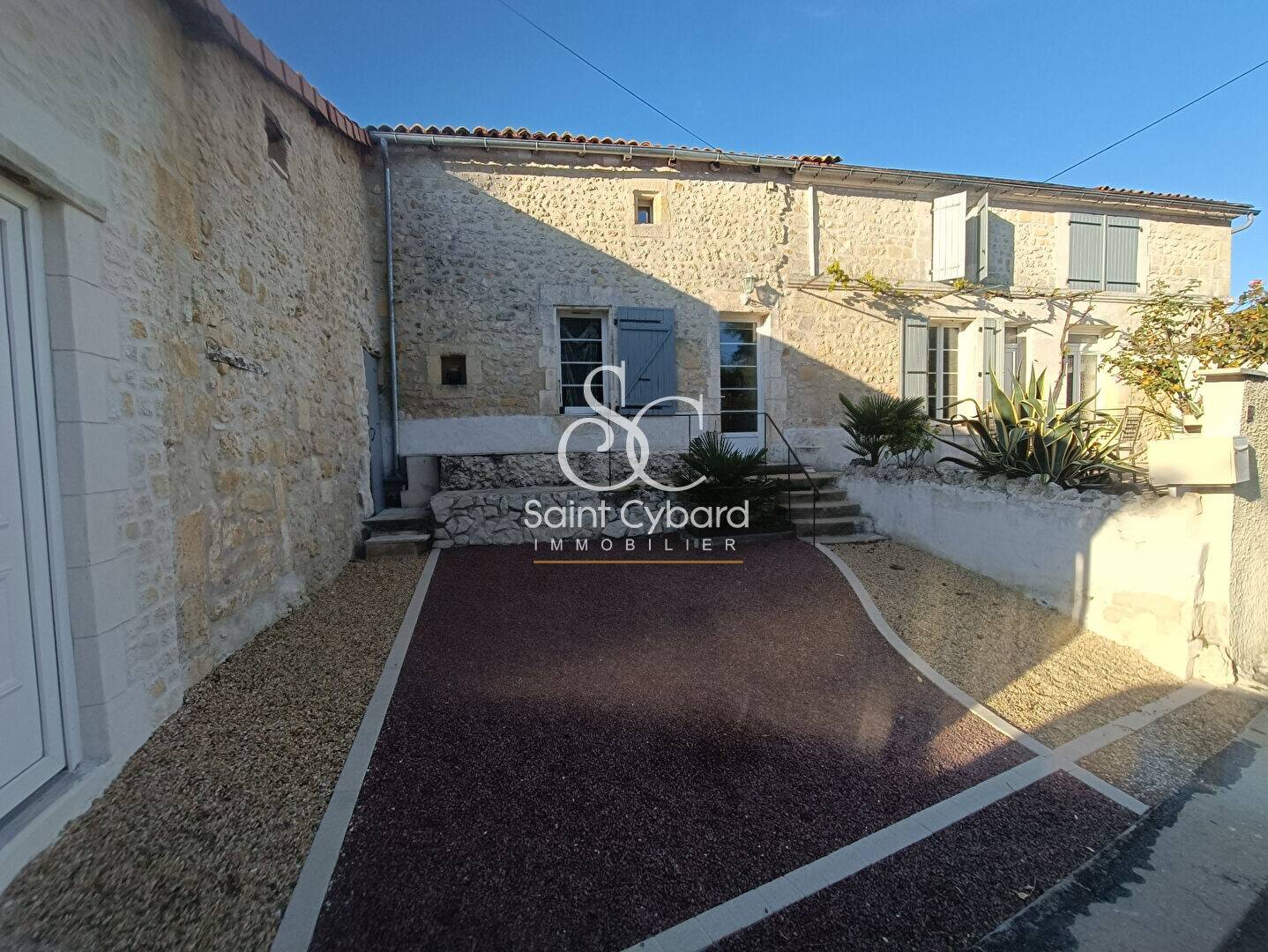 Maison à vendre, 205m², ROULLET SAINT ESTEPHE