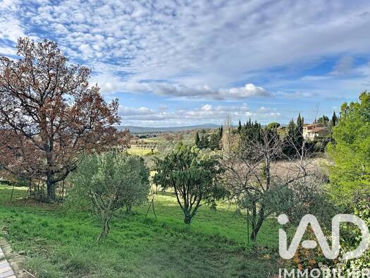 Maison de plain-pied à vendre 379 000 € 5 pièces 3 chambres 122 m² 5 048 m² de terrain Aups 83630
