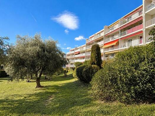 Appartement à vendre 254 000 € 3 pièces 2 chambres 65 m² Saint Jacques Nord Grasse 06130
