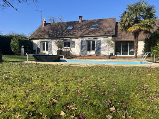 Maison à vendre 239 000 € 7 pièces 4 chambres 187 m² 1 513 m² de terrain Ouzouer-sur-Loire 45570
