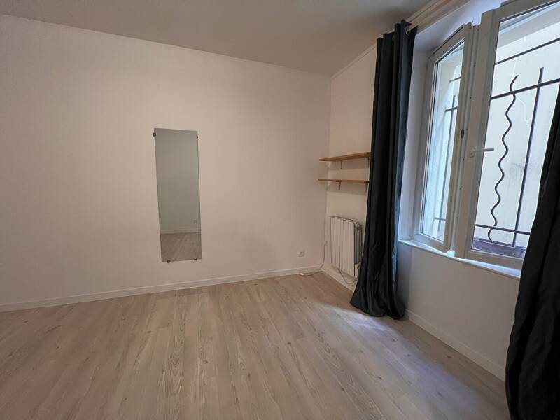 Maison à louer, 24m², PARIS 18E