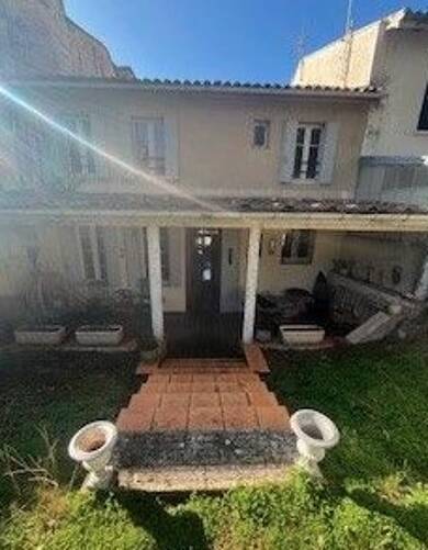 Maison à louer 980 € 5 pièces 4 chambres Plassac 33390
