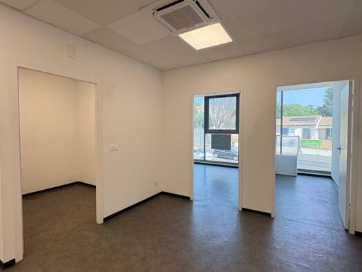 Local commercial à louer 1 824 € 84,2 m² de surface de vente Béziers 34500