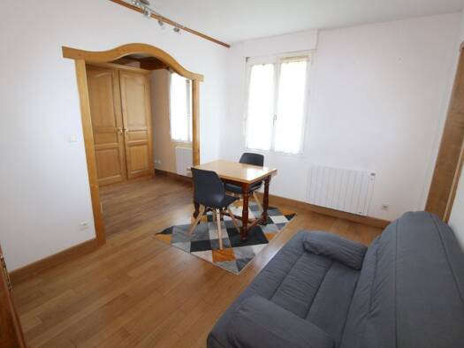 Appartement à louer 772 € 1 pièce 31 m² RDC/2 Centre Ville-Bouviers Guyancourt 78280