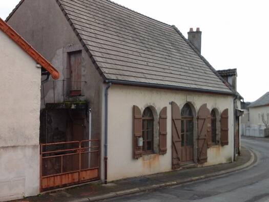Maison à vendre 22 400 € 4 pièces 1 chambre 65 m² 235 m² de terrain Grury 71760