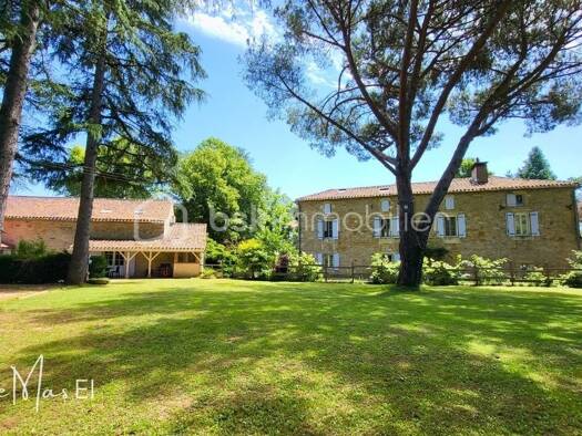 Maison à vendre 730 000 € 15 pièces 9 chambres 520 m² 8 468 m² de terrain Duravel 46700