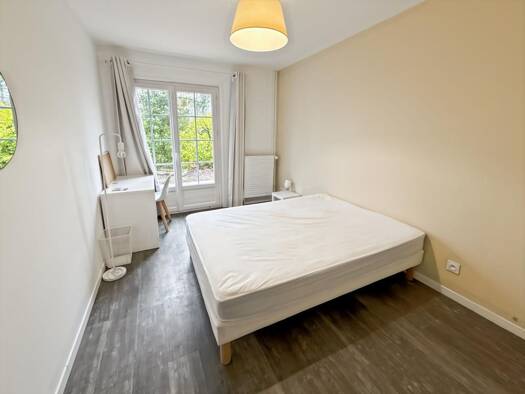 Appartement à louer 450 € 2 pièces 1 chambre RDC Activités Orléans 45100
