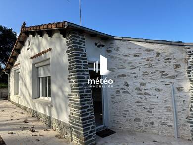 Maison de plain-pied à vendre 559 000 € 6 pièces 4 chambres 164 m² 9 200 m² de terrain Les Sables d Olonne 85100