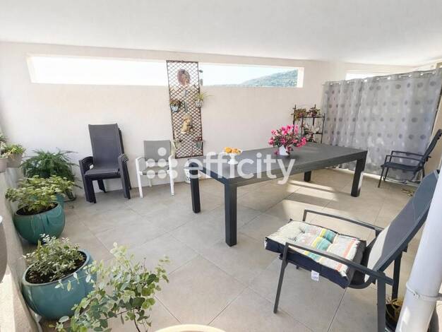 Appartement à vendre 354 000 € 4 pièces 3 chambres 84 m² RDC/3 Peypin 13124