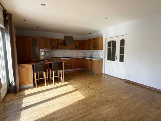 Appartement à vendre 298 000 € 5 pièces 3 chambres 99,9 m² RDC/2 Pontarlier 25300