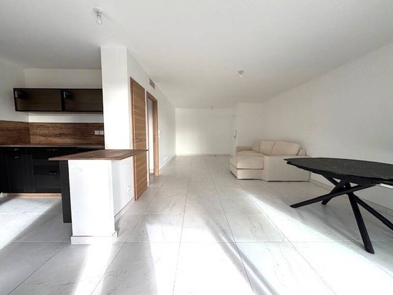 Maison à louer, 80m², MARSEILLE 8E