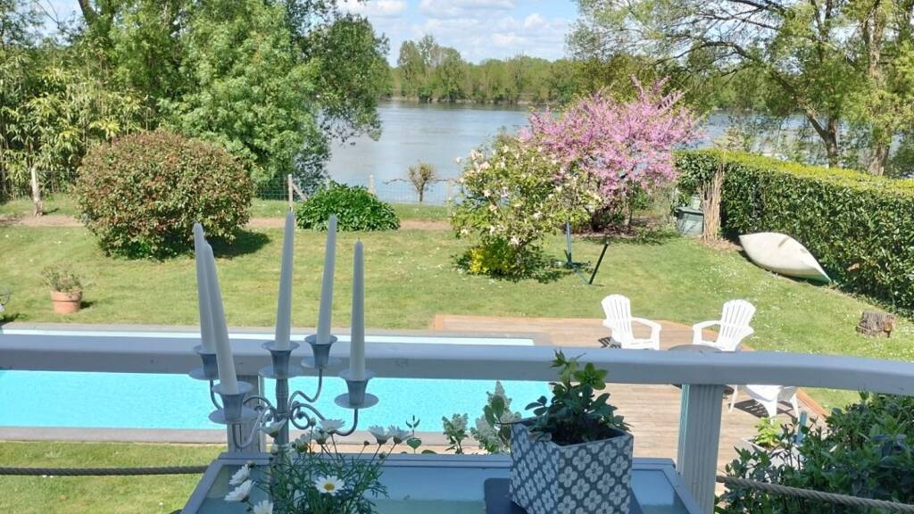 Maison à vendre 570 000 € 5 pièces 3 chambres 111 m² 890 m² de terrain Les Ponts-de-Cé 49130