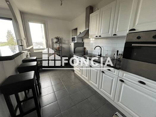 Appartement à louer 850 € 2 pièces 1 chambre 53 m² Étage 5/8 Justice-Heuruelles Cergy 95000