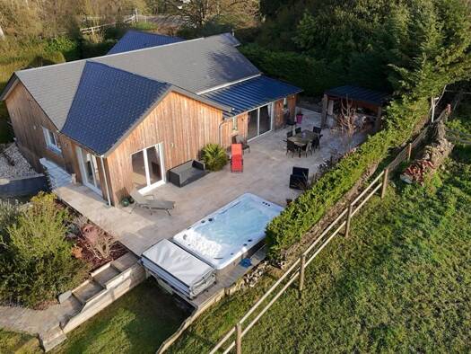 Maison de plain-pied à vendre 515 000 € 6 pièces 3 chambres 128 m² 1 130 m² de terrain Reux 14130