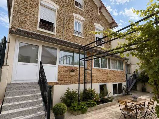 Maison à vendre 420 000 € 5 pièces 2 chambres 75,1 m² 96,45 m² de terrain Sud-Bords de Marne-Foch Chelles 77500