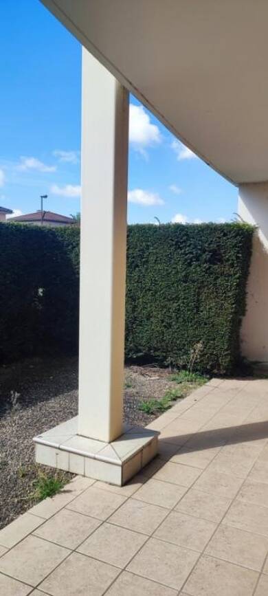 Appartement à louer 770 € 2 pièces 1 chambre 49 m² RDC Châtillon-sur-Chalaronne 01400