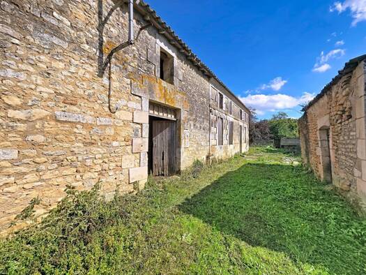 Maison à vendre 82 000 € 3 pièces 1 chambre 80 m² 1 559 m² de terrain Rioux 17460