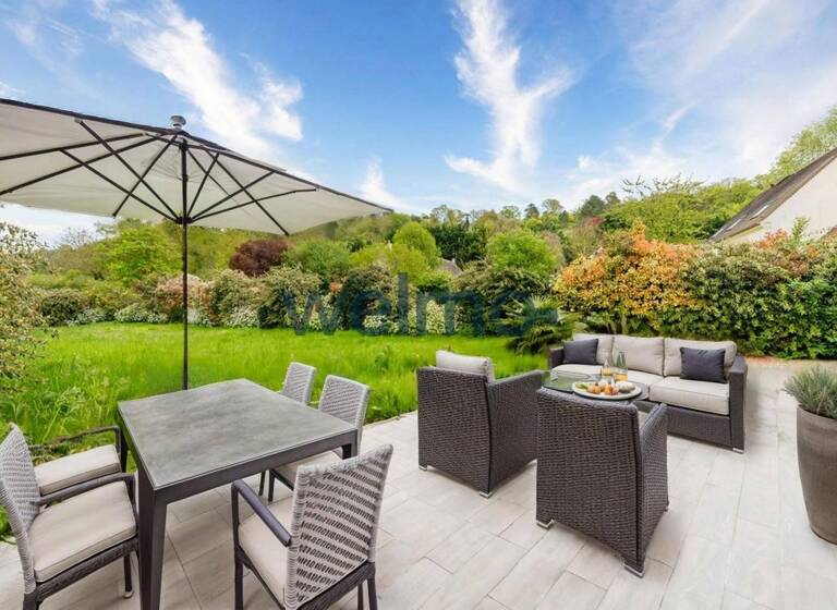 Maison à vendre 369 000 € 6 pièces 4<br/>chambres 166 m²<br/>superficie 889 m²<br/>terrain Magny-en-Vexin 95420
