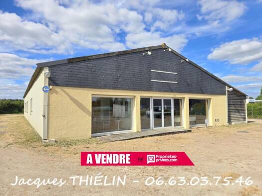 Immeuble à vendre 264 975 € 530 m² La Metairie Longué-Jumelles 49160