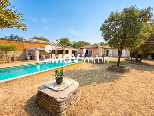 Maison de plain-pied à vendre 439 000 € 4 pièces 3 chambres 94 m² 1 616 m² de terrain Uzès 30700
