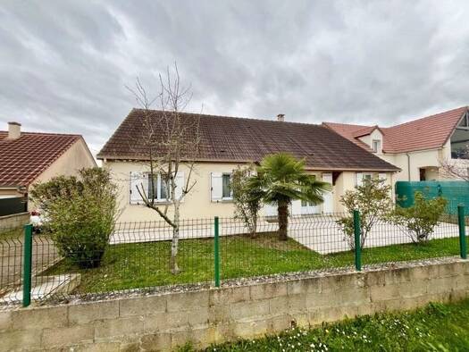 Maison à louer 1 190 € 5 pièces 4 chambres 129,3 m² 500 m² de terrain Turly Bourges 18000