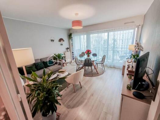Appartement à vendre 227 000 € 3 pièces 2 chambres 70 m² Étage 3/7 L'Alliance Eaubonne 95600