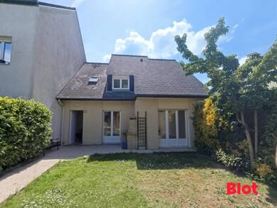 Maison à louer 870 € 4 pièces 3 chambres 94,8 m² 303 m² de terrain Vitre 35500