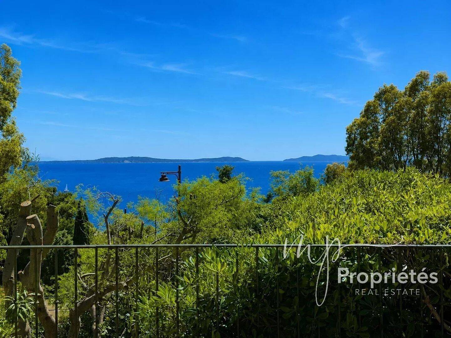 Maison à vendre, 104m², RAYOL CANADEL SUR MER