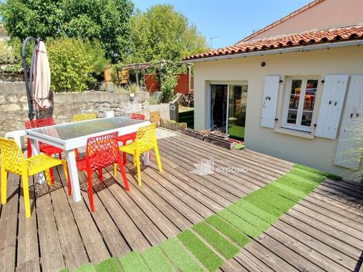 Maison à vendre 199 000 € 4 pièces 3 chambres 91,77 m² 673 m² de terrain Saint-Gelais 79410