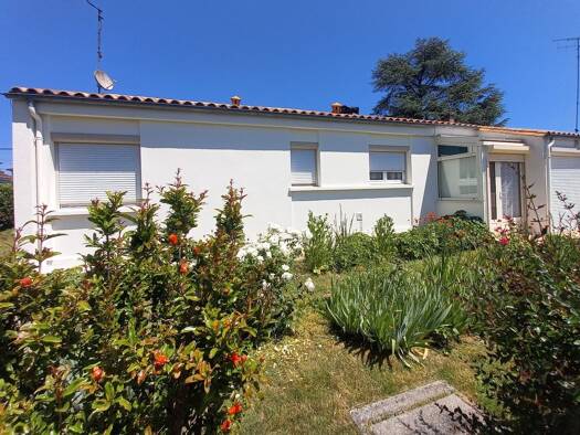 Maison en viager occupé Bouquet 35 000 € 5 pièces 3 chambres 73 m² 658 m² de terrain Châteaubernard 16100