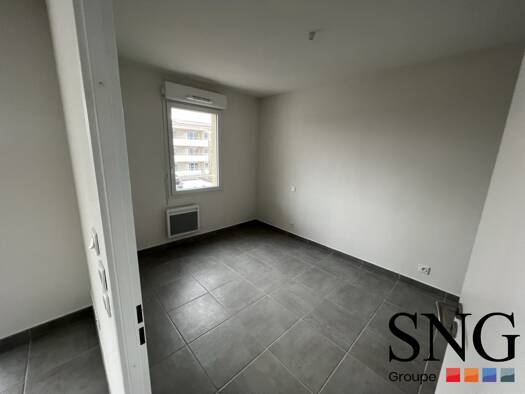 Appartement à louer 578 € 2 pièces 1 chambre 41,8 m² 1er étage Gironde-Cabrieres-Boisfeuillet-Lampourde Orange 84100
