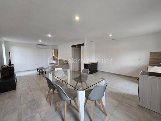 Immeuble à vendre 230 000 € 274 m² Plateau Le Teil 07400