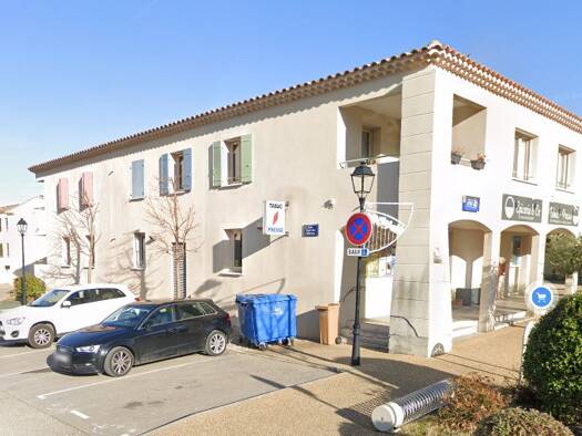 Parking à louer 17 € 12 m² Maubec 84660