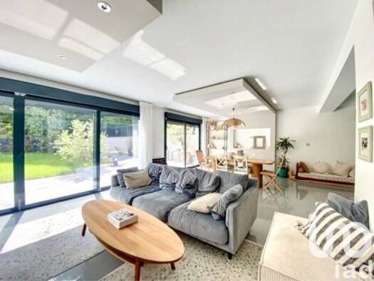 Maison à vendre 739 000 € 5 pièces 4 chambres 160 m² 150 m² de terrain Est Marly-le-Roi 78560
