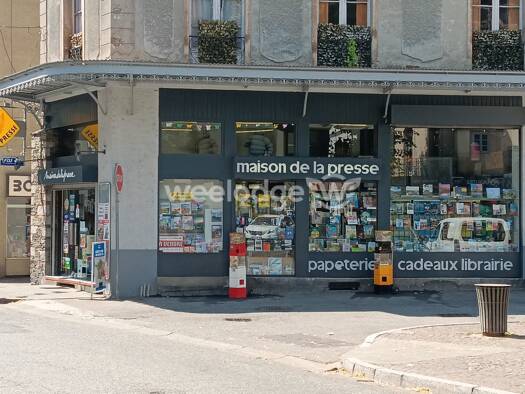 Tabac-Presse-Loto à vendre Fonds de commerce 209 000 € 180 m² de surface de vente Bagnères-de-Luchon 31110
