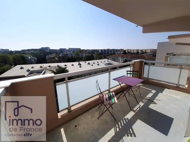 Appartement à louer 1 000 € 3 pièces 2 chambres 73,8 m² 6ème étage Champvert-Point du Jour-Saint Irénée Lyon 5ème 69005