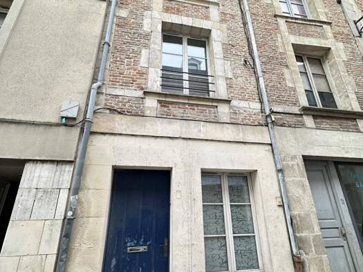 Maison à vendre 64 100 € 3 pièces 1 chambre 52 m² 29 m² de terrain Laon 02000