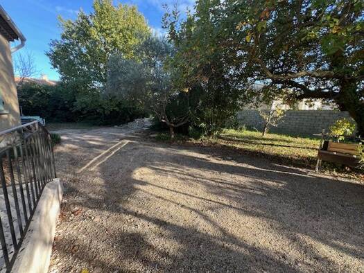 Terrain constructible à vendre 89 000 € 339 m² de terrain Entraigues-sur-la-Sorgue 84320
