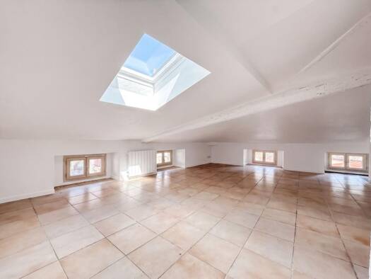 Appartement à vendre 79 000 € 3 pièces 2 chambres 62,21 m² Étage 3/3 Lucéram 06440