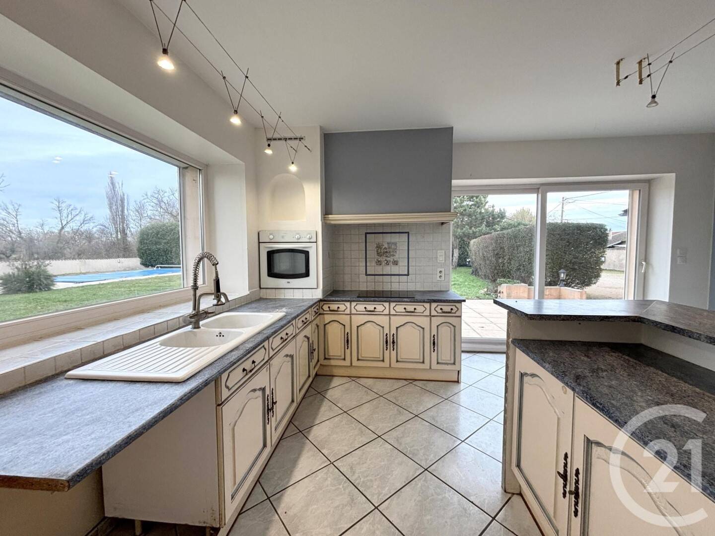 Maison à vendre, 196m², SAINT JEAN DE NIOST