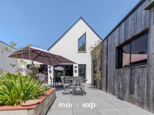 Maison à vendre 585 000 € 5 pièces 3 chambres 125 m² 1 290 m² de terrain Belz 56550